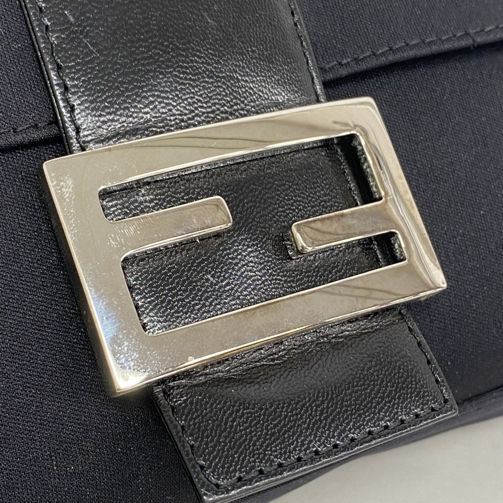 フェンディ(Fendi) フェンディ ハンドバッグ マンマバケット ナイロン