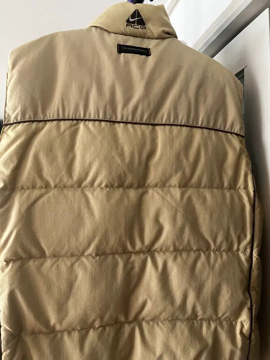ヴィンテージ NIKE ACG ダウンベスト ベージュ L - メルカリ