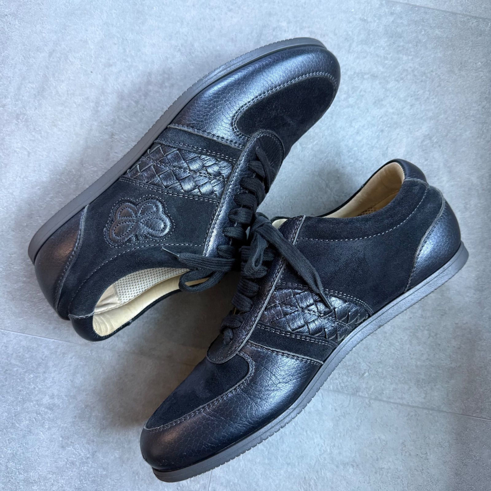 BOTTEGA VENETA ボッテガヴェネタ イントレチャート バタフライ