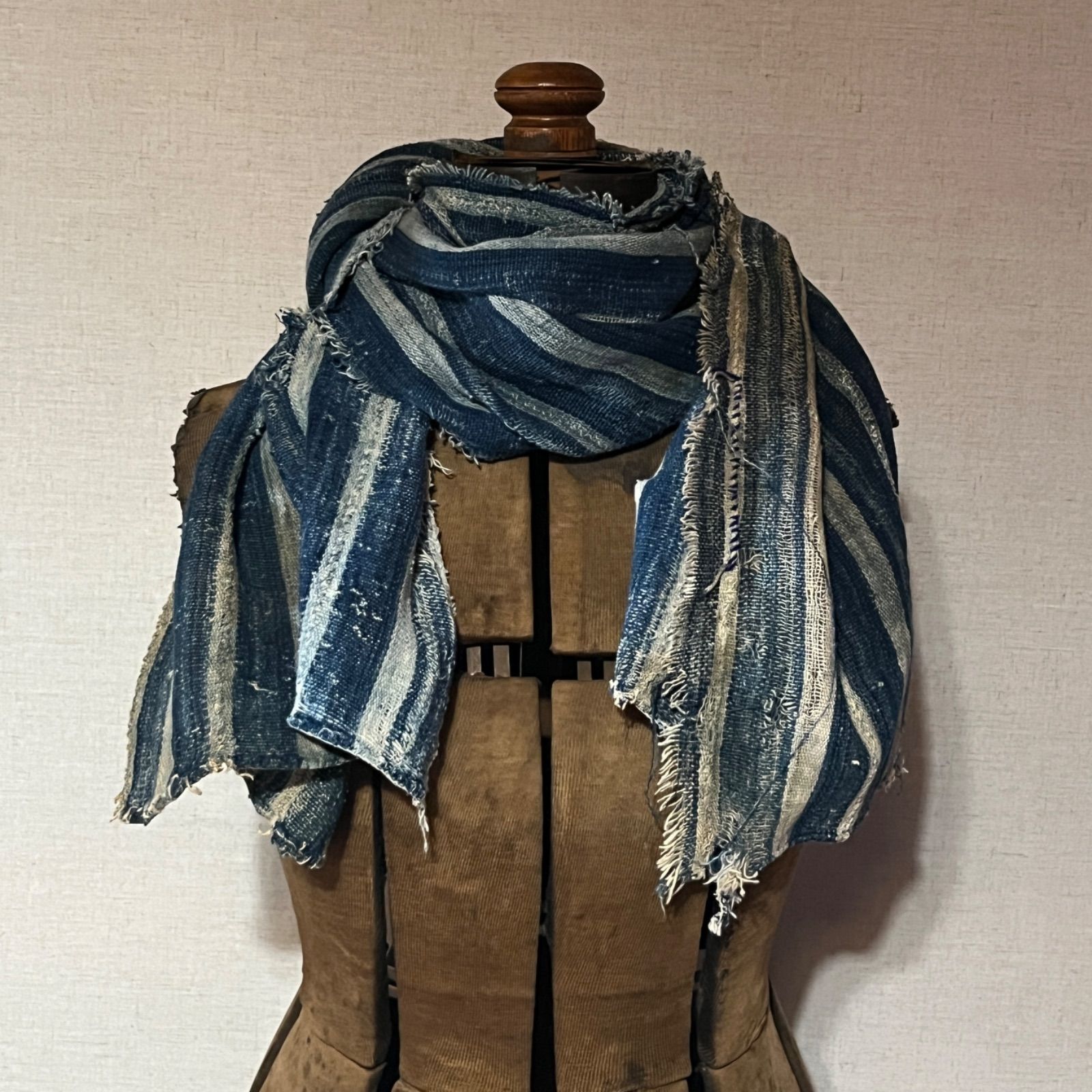ストール ビンテージ ヴィンテージ 同柄 レア ジョニーデップ ジョニーデップ着用 ヴィンテージ インディゴ ストール ボロ - メルカリ