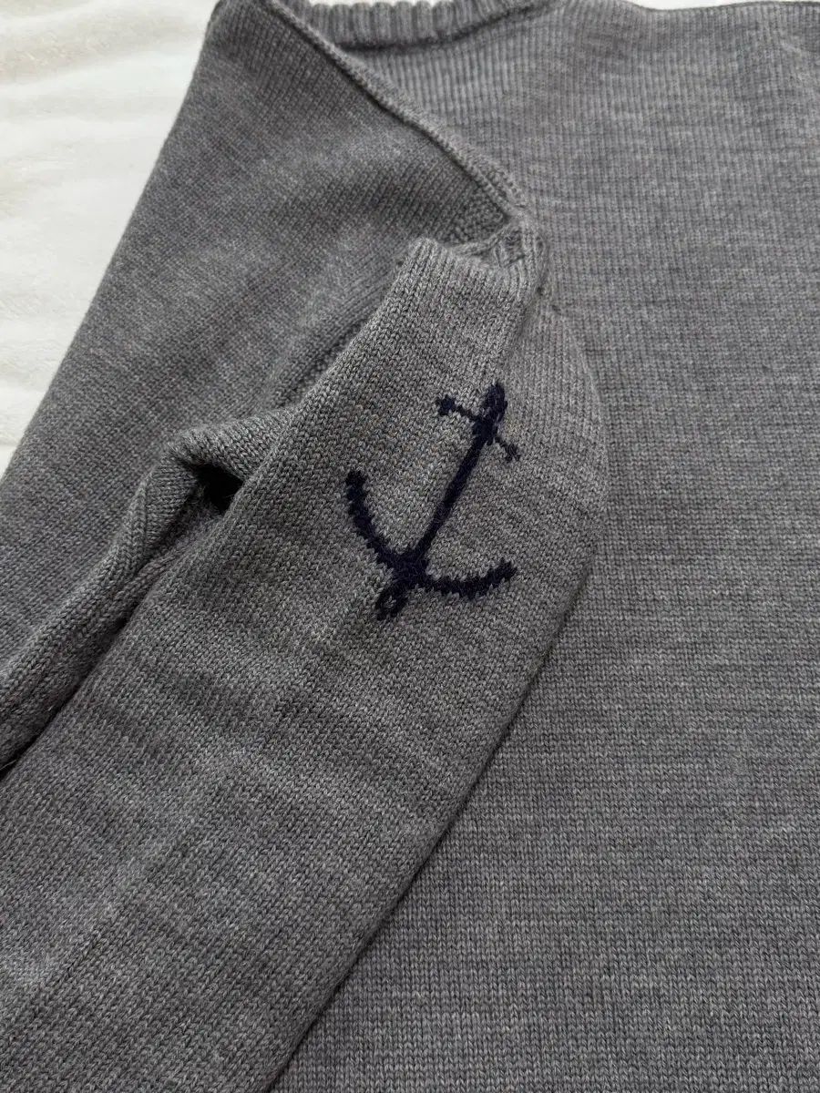 GUERNSEY ガンジーウーレンズ(Guernsey Woollens) カーディガン グレー 