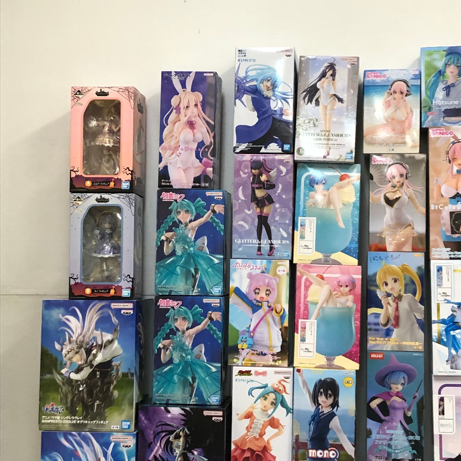 美少女系フィギュア32個まとめ売り　初音ミク　ウマ娘　アルベド　猫猫　リコリコ 美少女系フィギュア32個まとめ売り 初音ミク ウマ娘 アルベド 猫猫