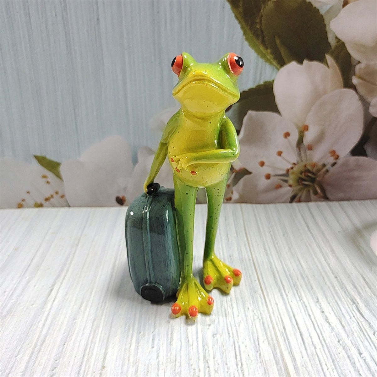 置物 オブジェ ガーデンオーナメント キャリーケースを運んでいるカエル かえる 屋外 屋内 室内 インテリア 玄関 リビング ダイニング 装飾 庭 ガーデニング ガーデン 可愛い ギフト インテリア用品 贈り物 雑貨 樹脂 ミニサイズ