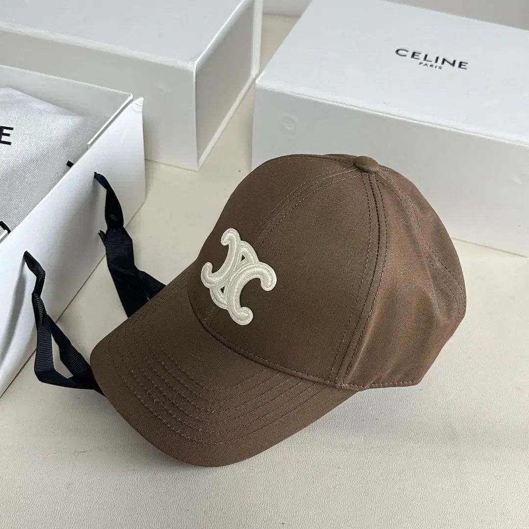 Celine セリーヌ ブラウン ベースボールキャップ 正規品 未使用 - メルカリ