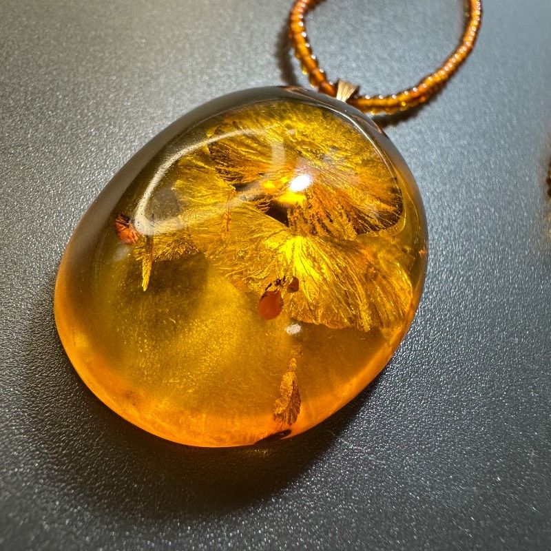 琥珀ネックレス　琥珀ビーズ　k18 vintage】K18金具 大粒天然琥珀 ネックレス 琥珀ビーズ GT-R6 - メルカリ