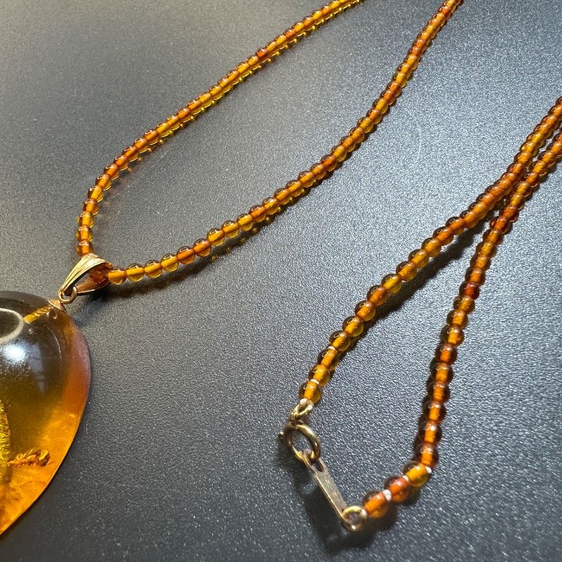 琥珀ネックレス　琥珀ビーズ　k18 vintage】K18金具 大粒天然琥珀 ネックレス 琥珀ビーズ GT-R6 - メルカリ