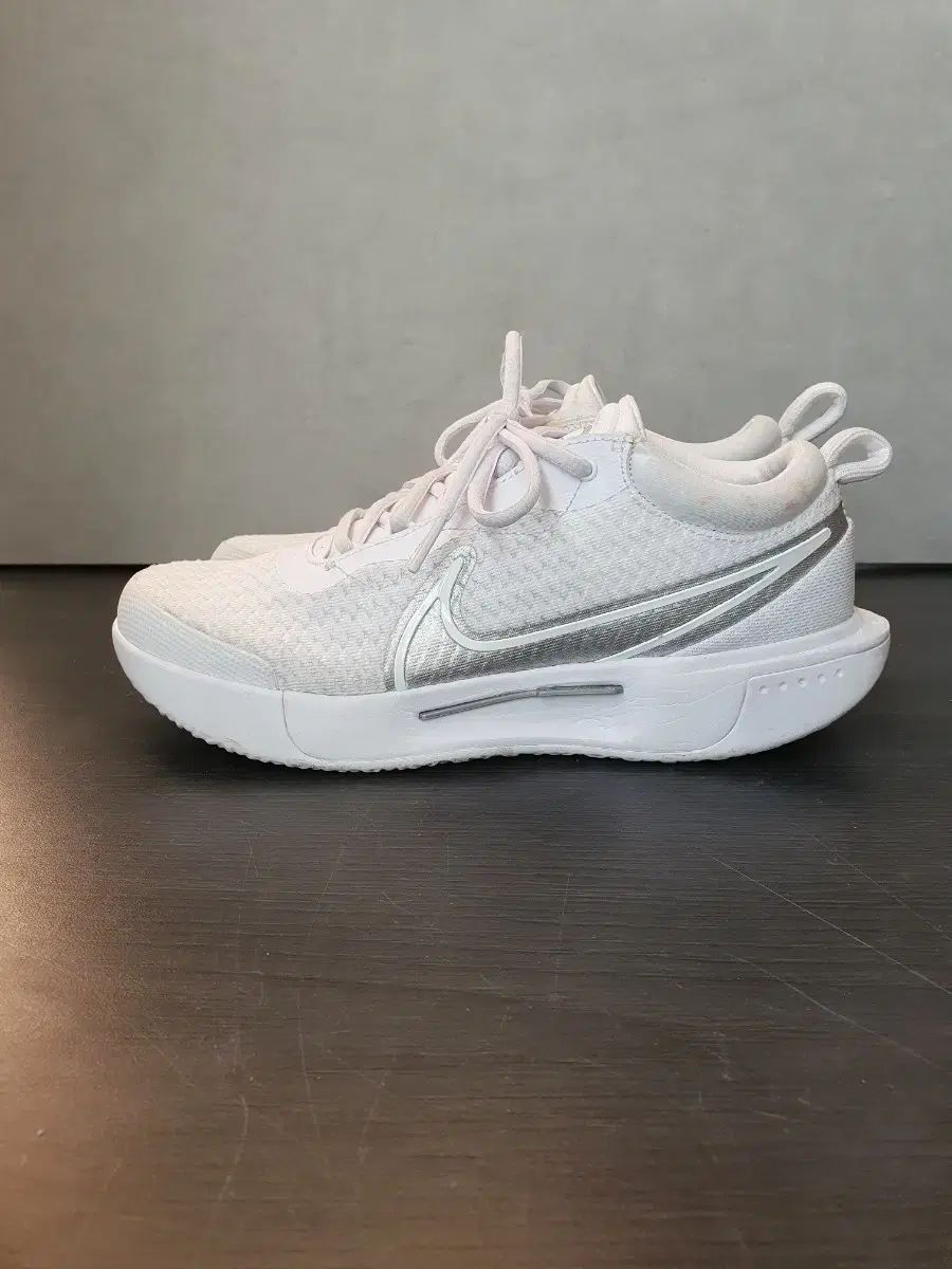 ナイキ コート エア ズーム プロ HC 235