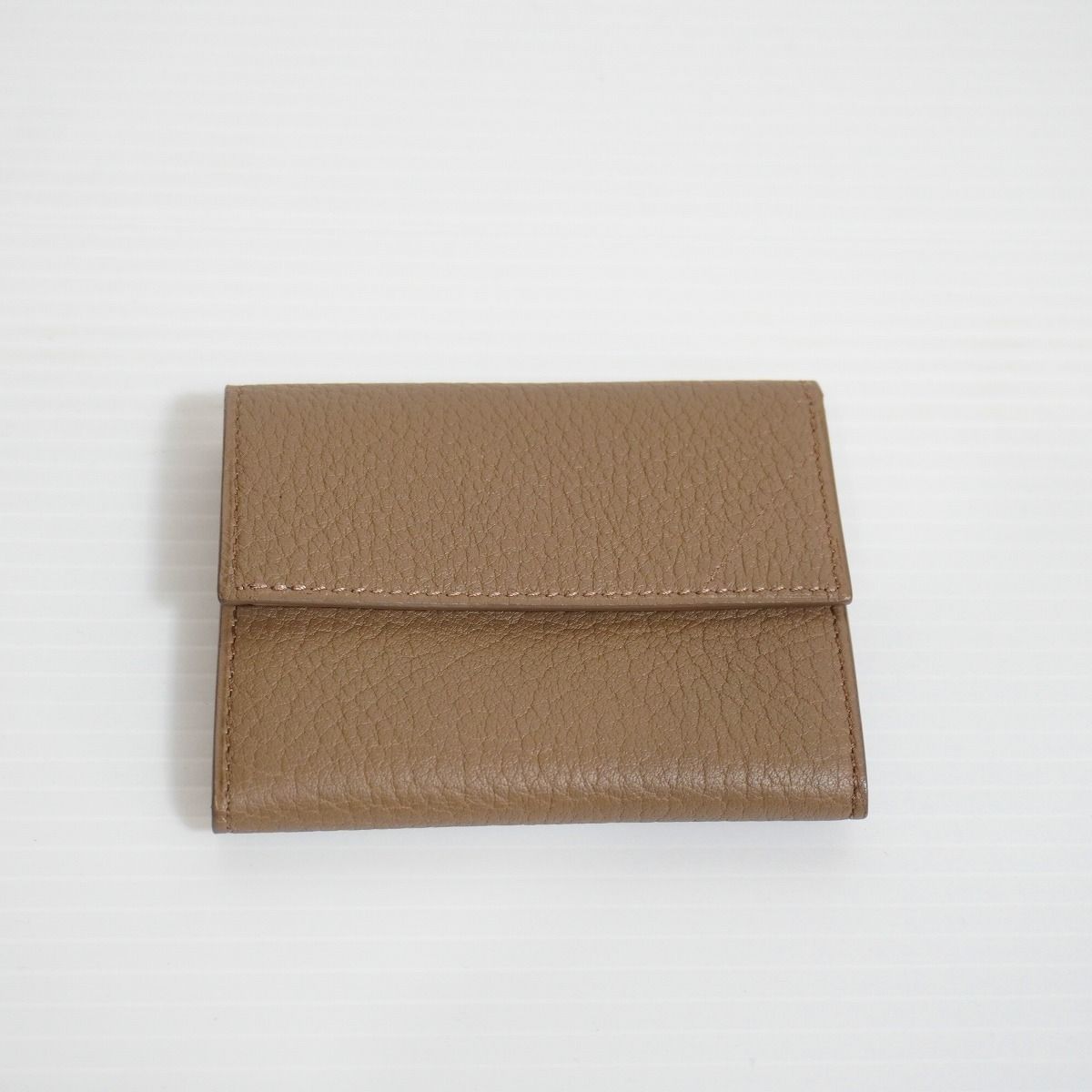 カミーユフォルネCamille Fournetアリゲーターレザーコンビ2つ折財布 楽天市場】Camille Fournet カミーユフォルネ 【新品同様】21.25 VERSO