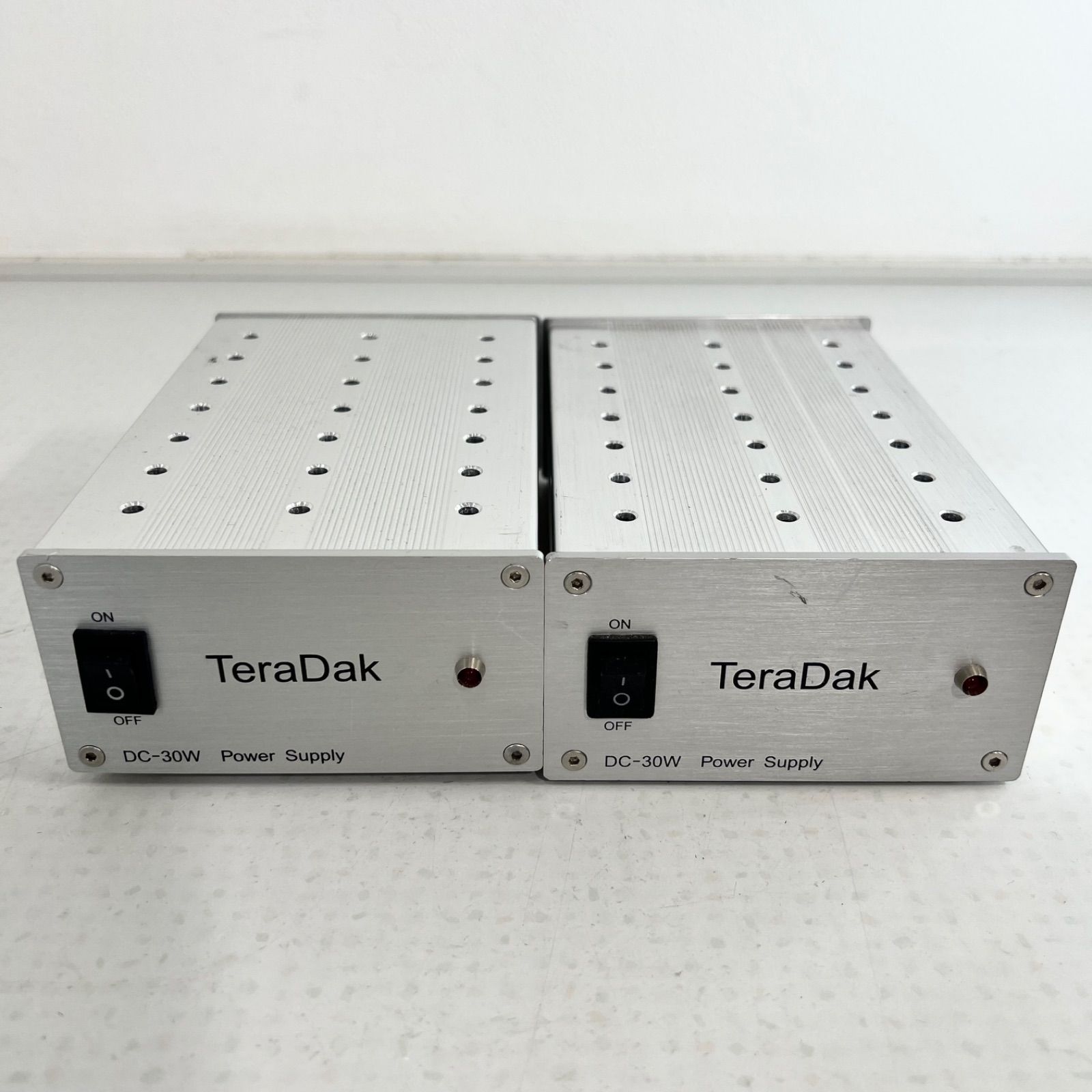 ジャンク】TeraDak DC電源 オーディオ専用 安定化電源 アンプ 中華