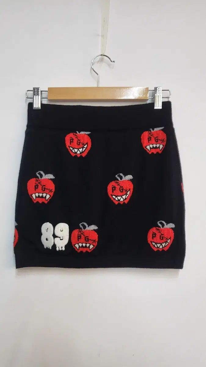 PEARLY GATES フリンジスカート ブラック PEARLY GATES りんごニット 防風 スカート ブラック - メルカリ