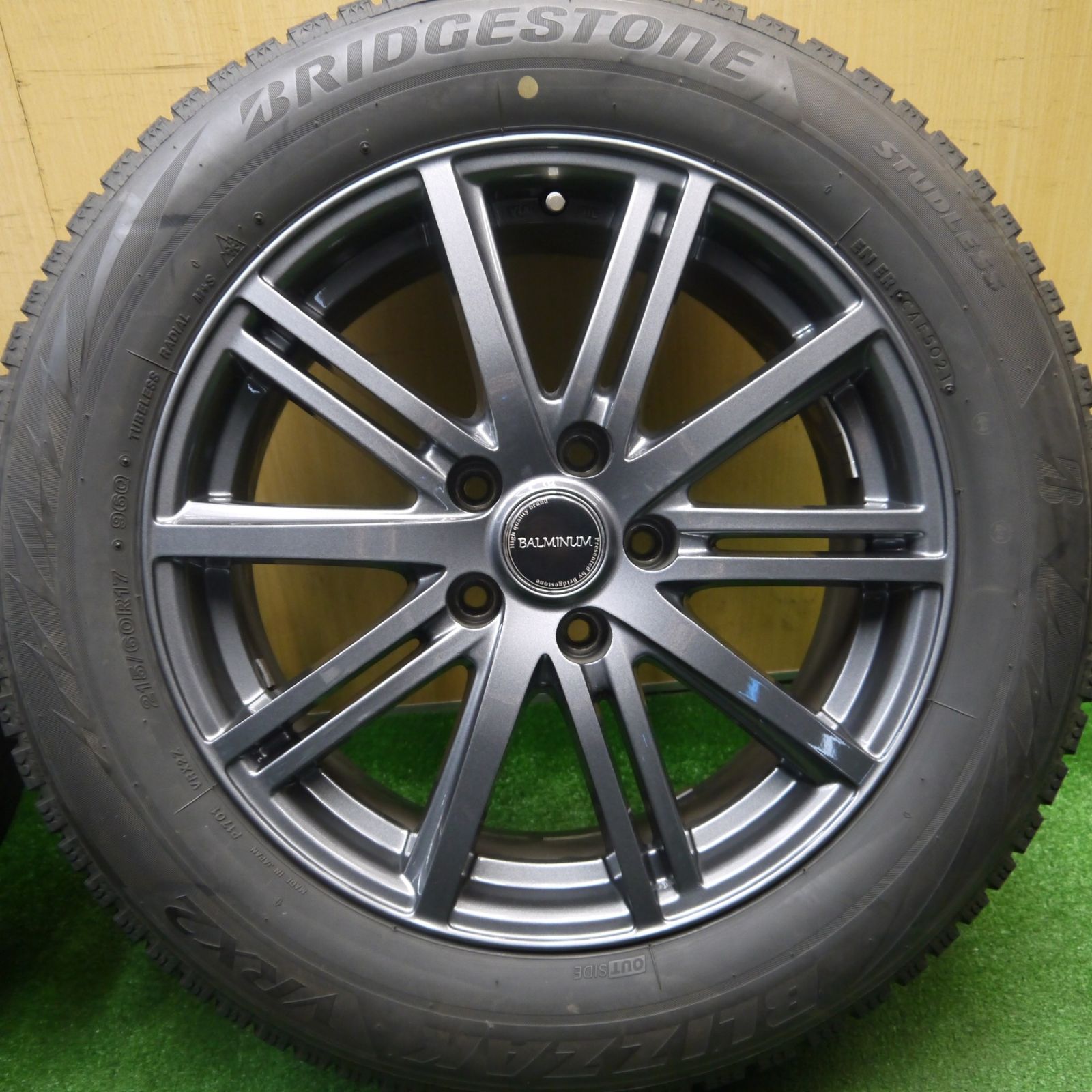 バリ溝！21年！キレイ！9.5分☆スタッドレス 215/60R17 ブリヂストン 