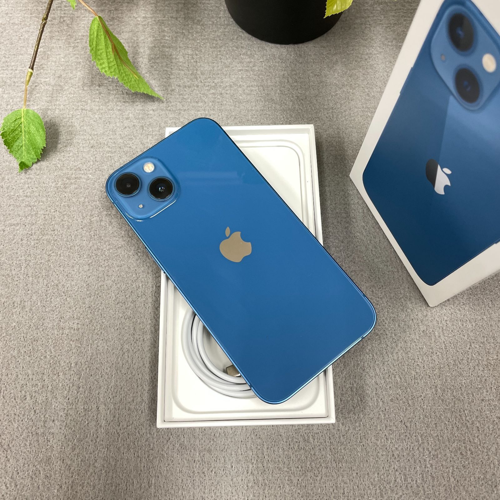 B 100% iPhone 13 128 GB SIMフリー ブルー 本体 Apple iPhone 13