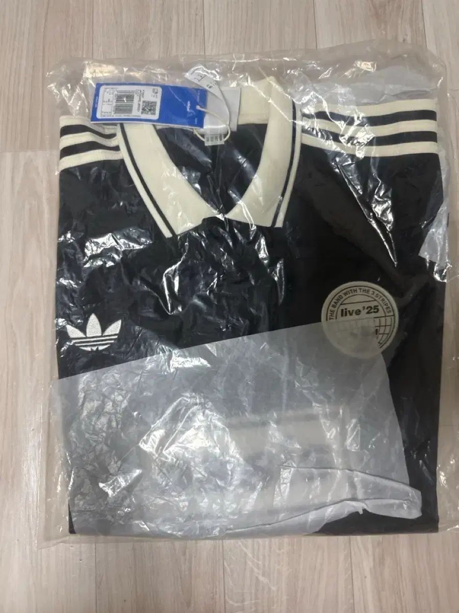 アディダス オアジス ジャカード