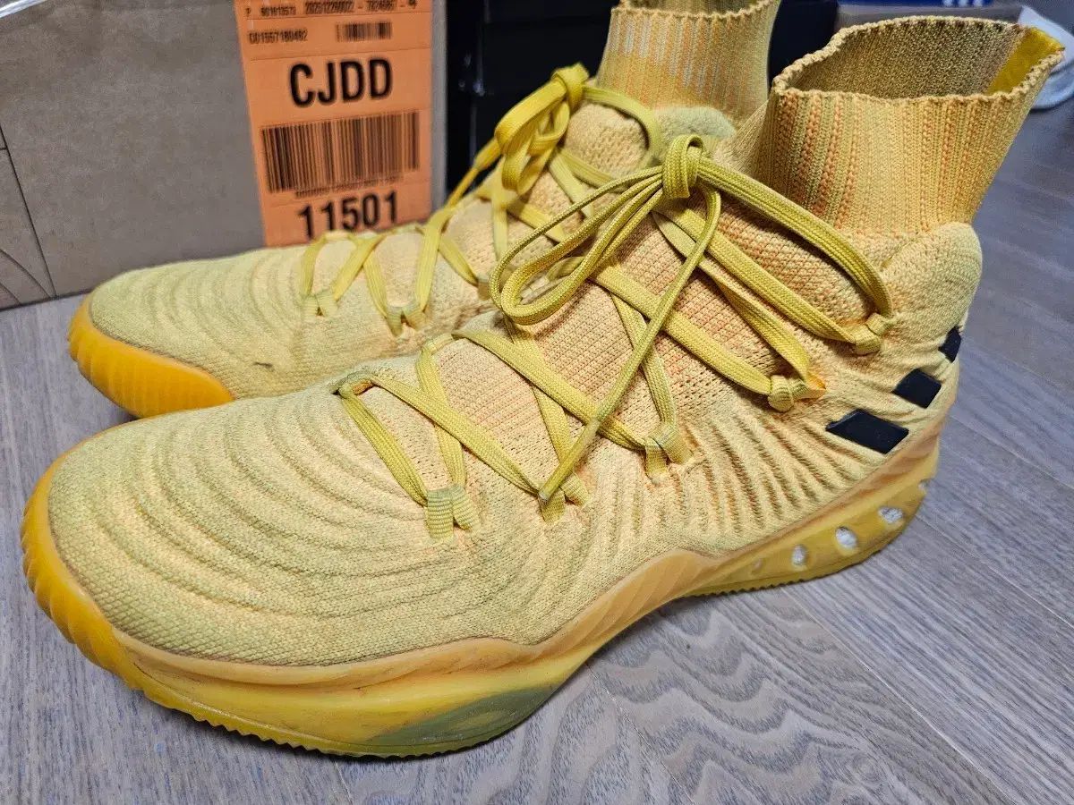 クライムボンネット バスケットシューズ イエロー オン“史上最速