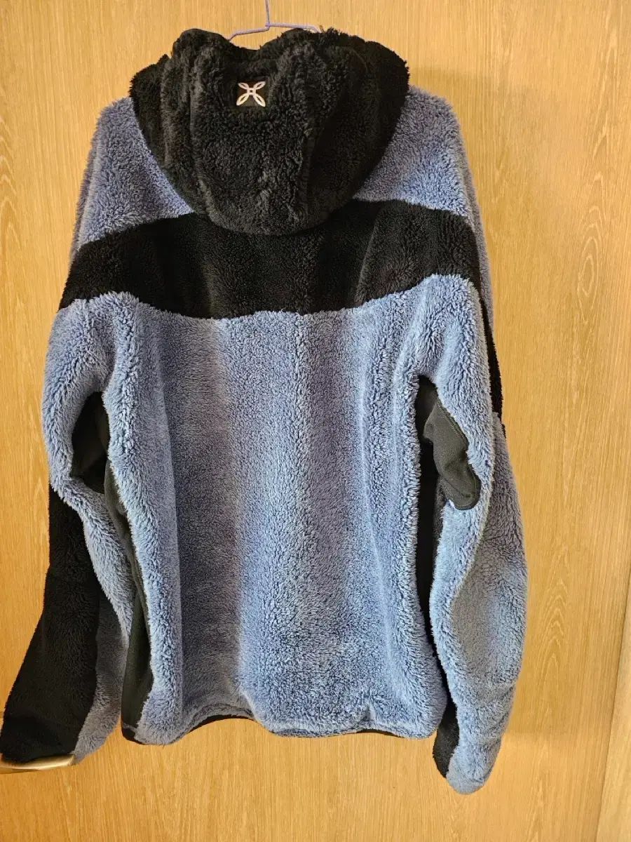 モンチュラ フリース フード XL