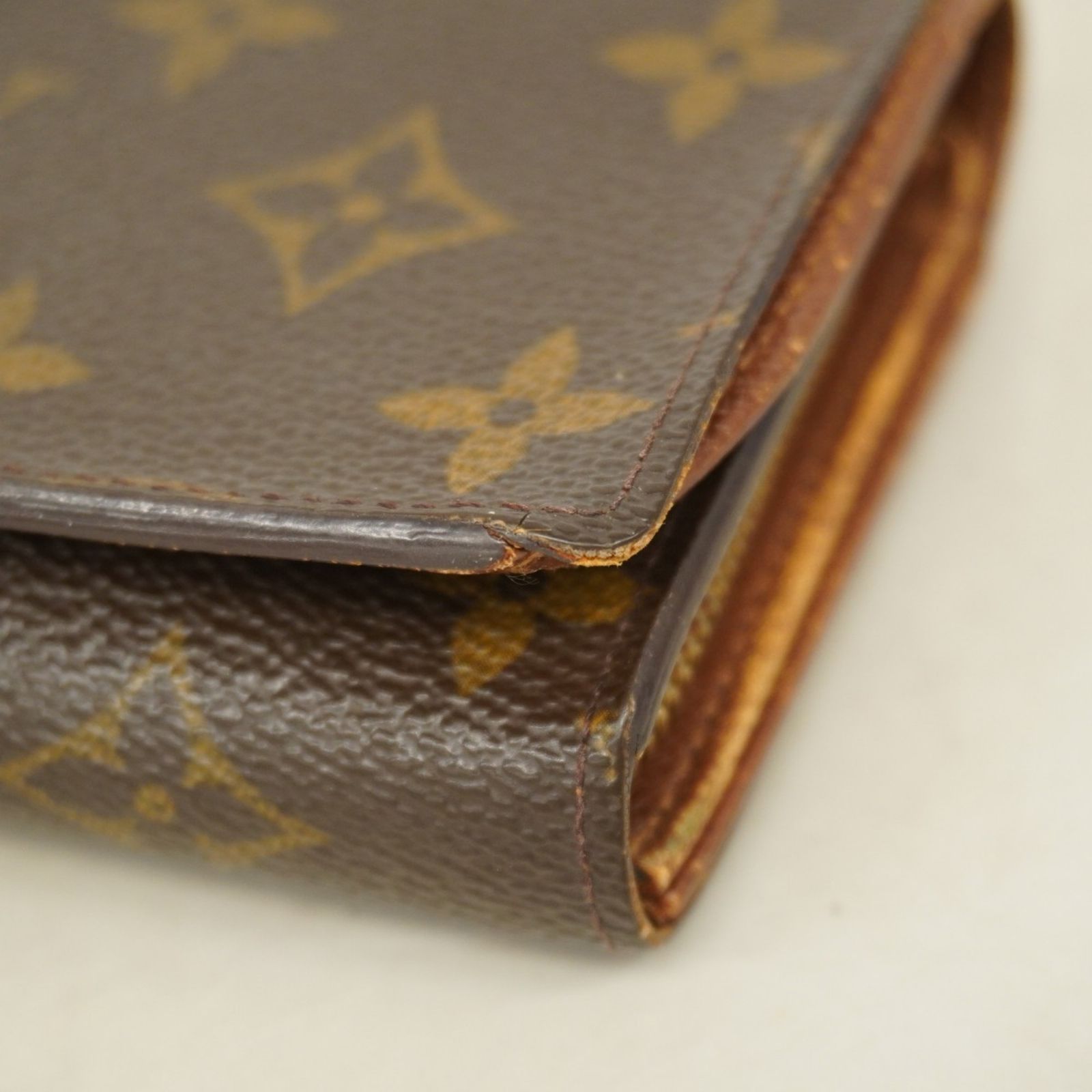 ルイヴィトン　モノグラム　ポルトモネビエトレゾール　二つ折り財布　ブラウン ルイ・ヴィトン(LOUIS VUITTON)ルイ・ヴィトン ポルト モネ