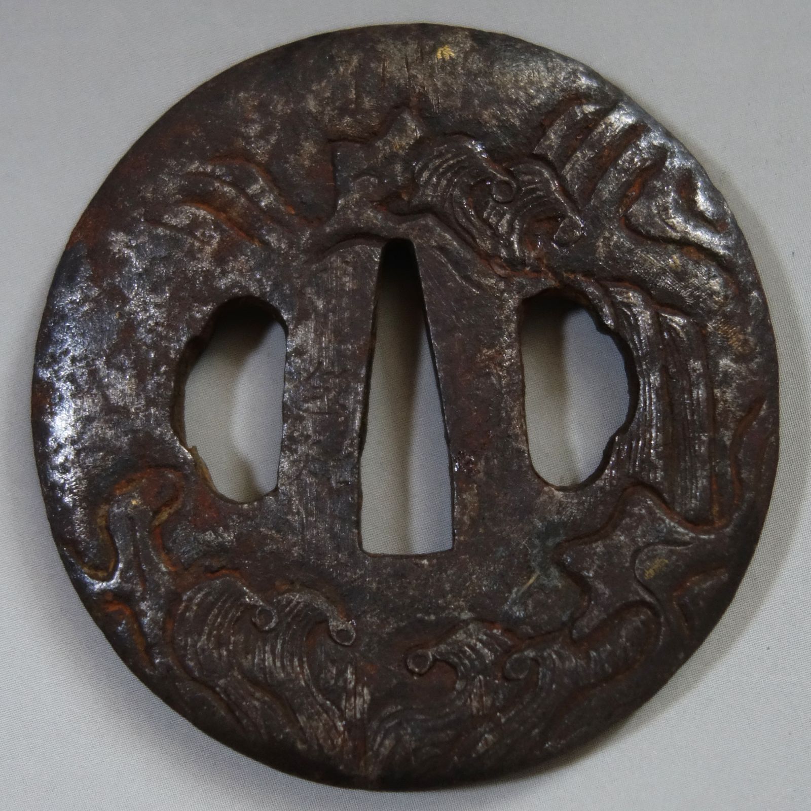 鍔 【 在銘 鉄地 荒波図鍔 】 日本刀 刀装具 鐔 骨董 古美術