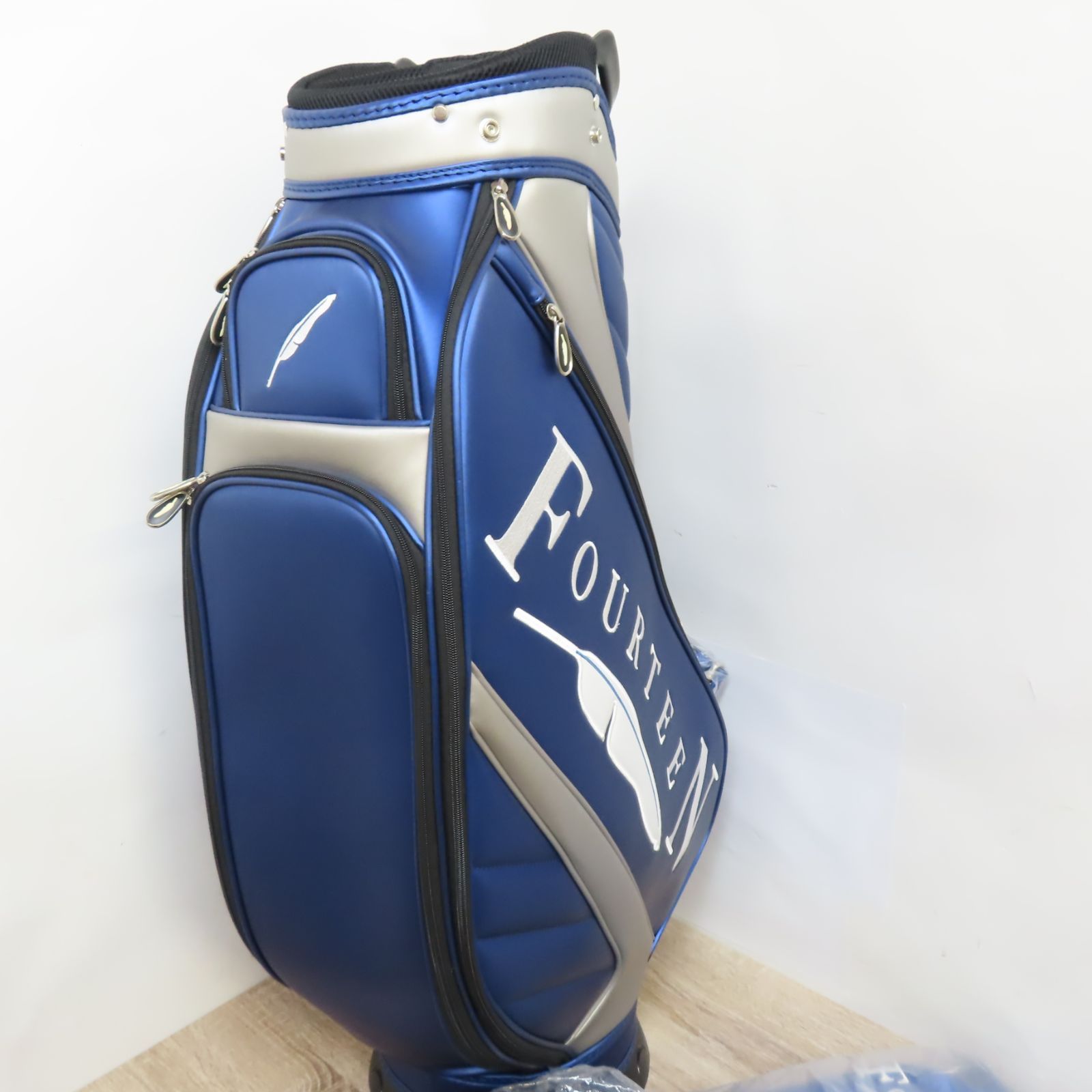 未使用保管品 FOURTEEN キャディバッグ CB0212 ネイビー