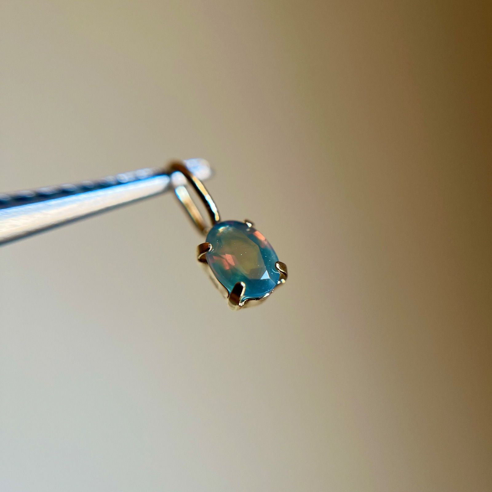 K18 天然石アレキサンドライトoval希少 レア ペンダントトップ