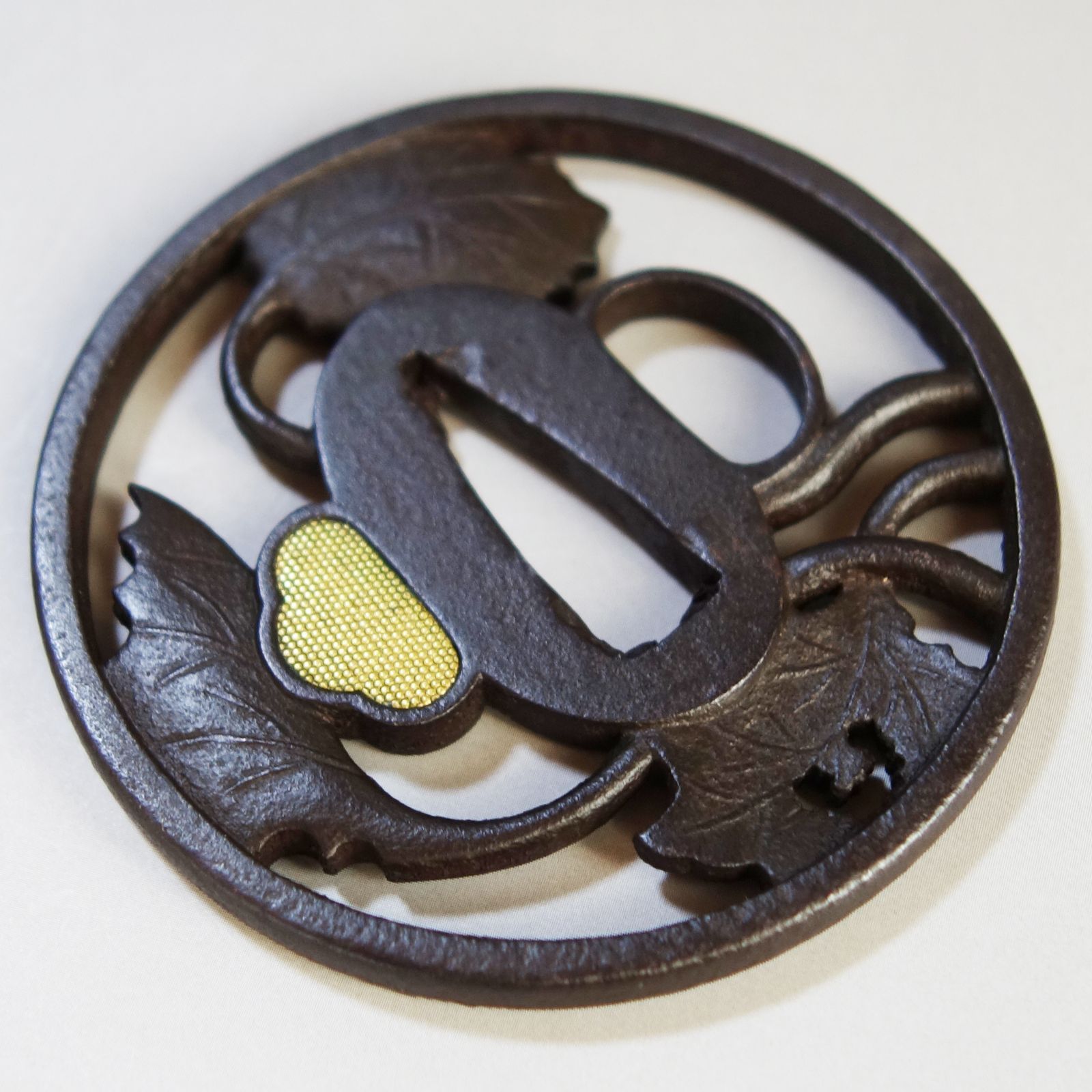 鍔 【 在銘 長州住 友次 鉄地 蕗葉透鍔 】 日本刀 刀装具 鐔 骨董 古