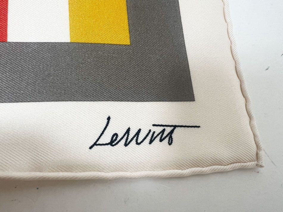 LOUIS VUITTON ルイヴィトン LV アート・シルク スクエア カレ90