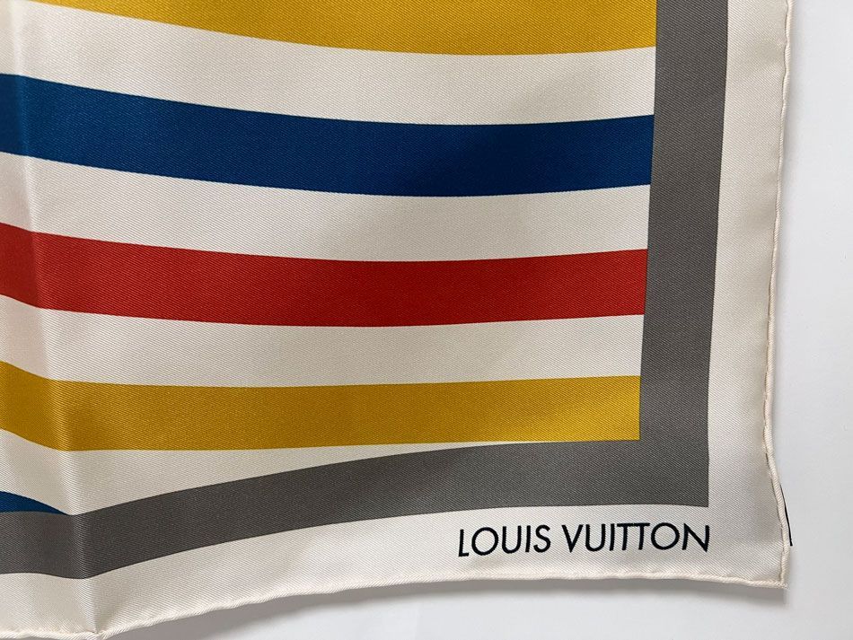 LOUIS VUITTON ルイヴィトン LV アート・シルク スクエア カレ90