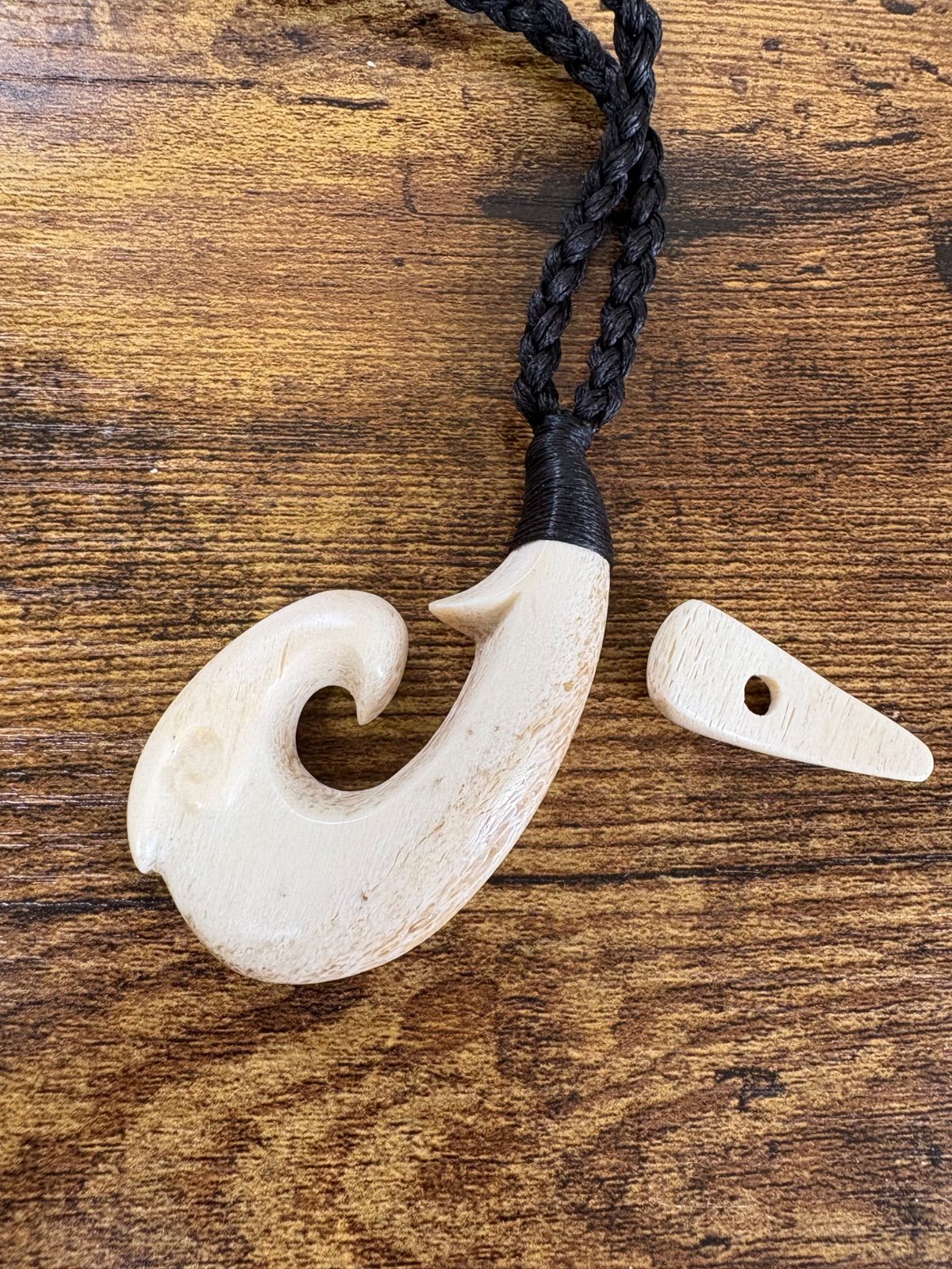ボーンカービングネックレス(sw83)Mサイズ マッコウ - メルカリ