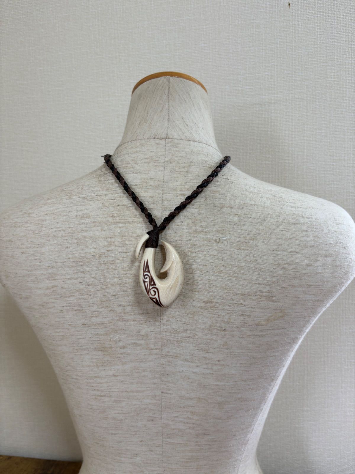 ボーンカービングネックレス(sw84)Mサイズ マッコウ - メルカリ