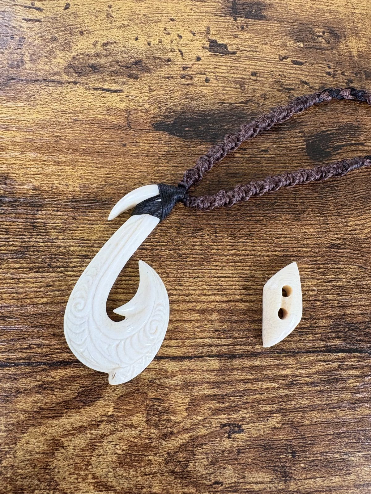 ボーンカービングネックレス(sw47)マッコウ ボーンカービングネックレス(sw47)マッコウ