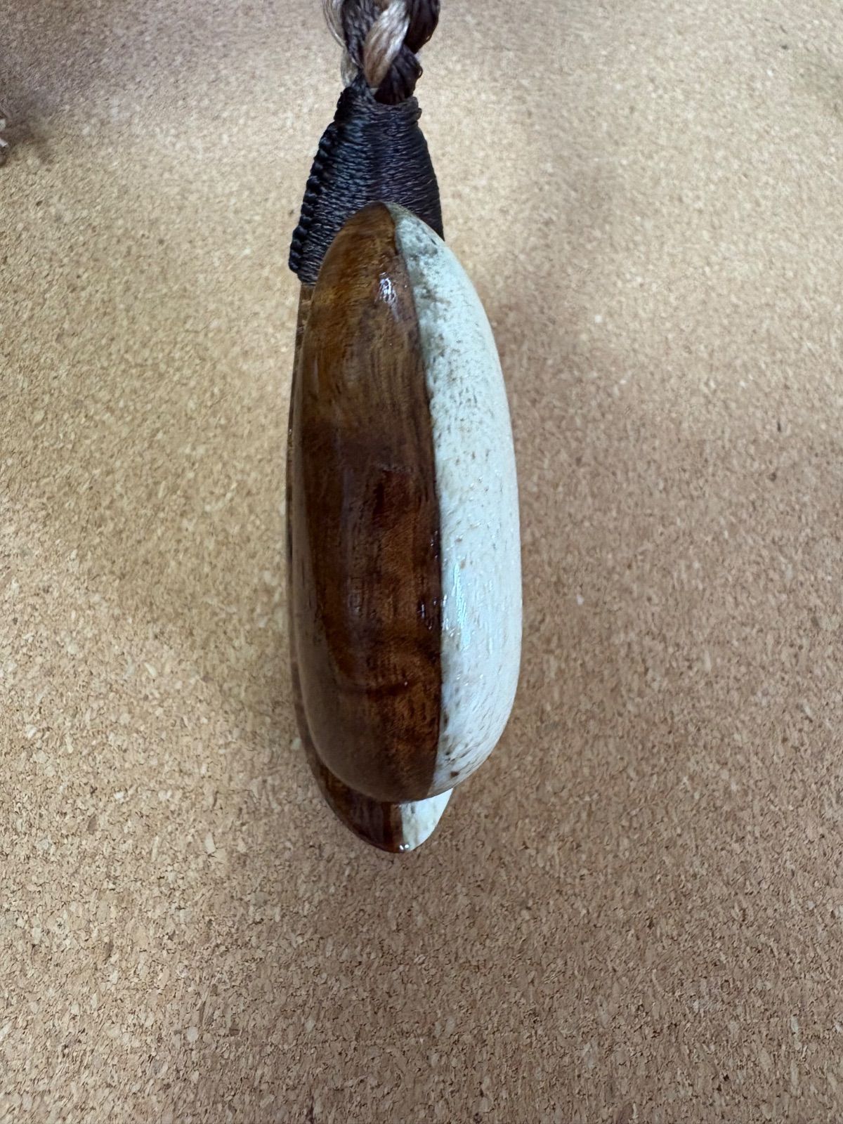 ボーンカービングネックレス(hksw10)ハワイアンコア×マッコウ - メルカリ