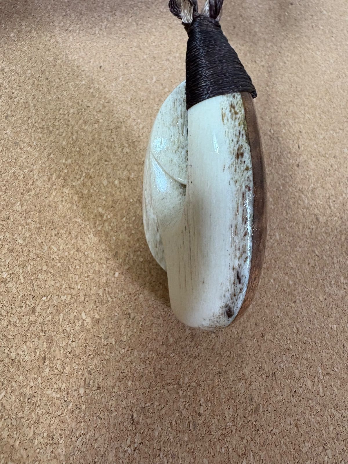 ボーンカービングネックレス(hksw10)ハワイアンコア×マッコウ - メルカリ