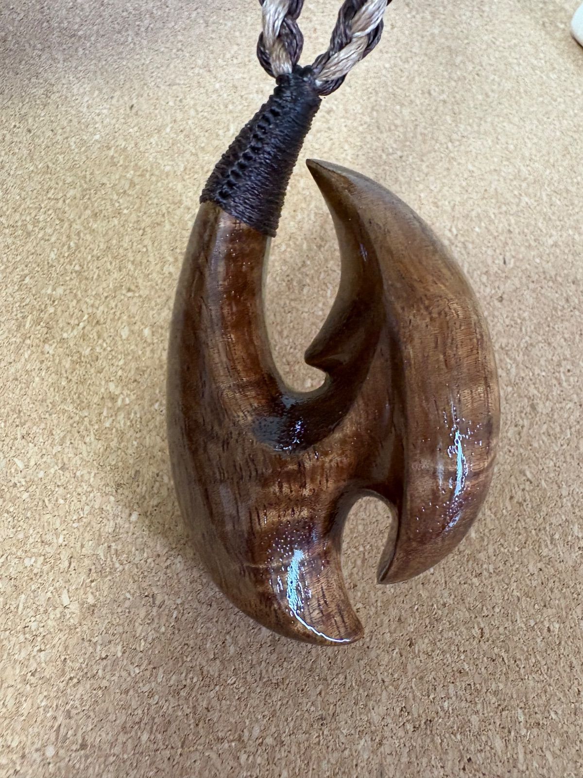 ボーンカービングネックレス(hksw10)ハワイアンコア×マッコウ - メルカリ