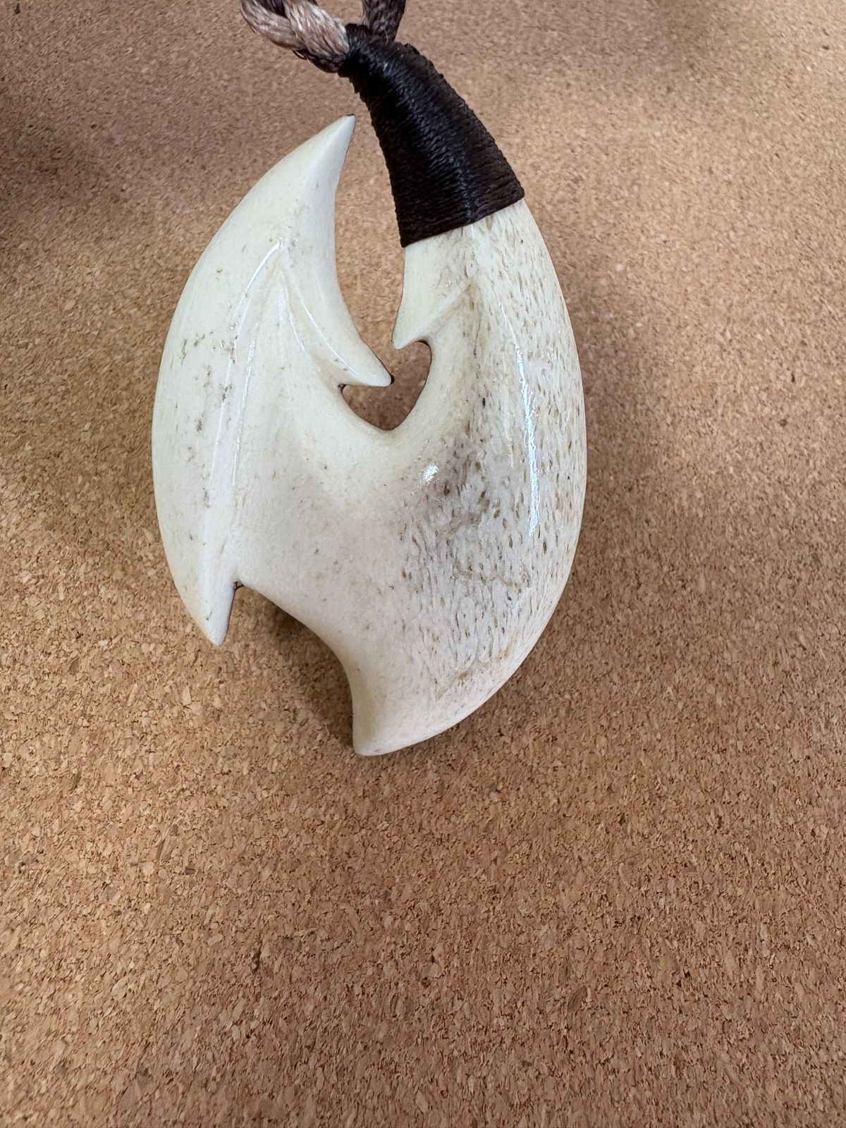 ボーンカービングネックレス(hksw11)ハワイアンコア×マッコウ - メルカリ