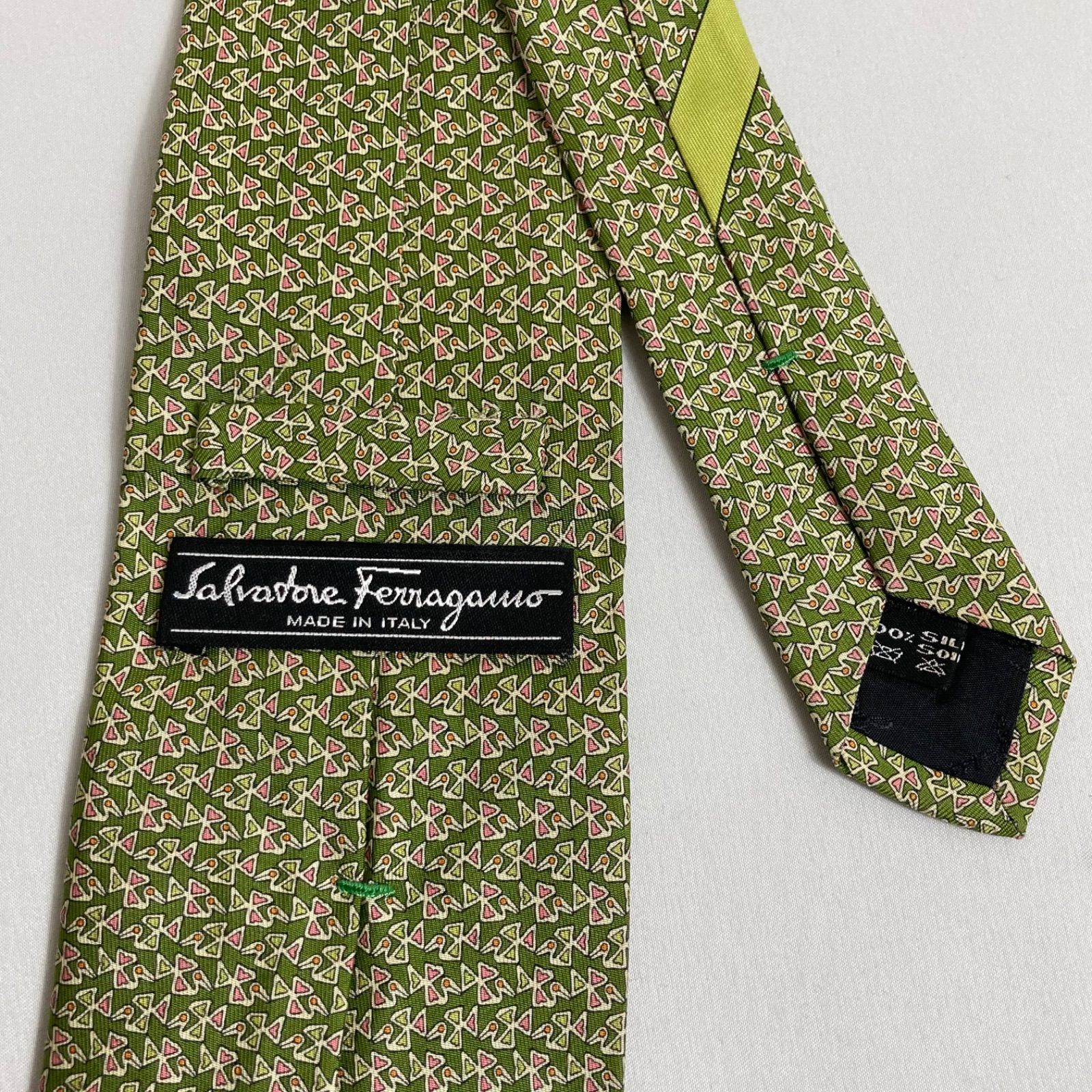 Salvatre Ferragamo サルヴァトーレ フェラガモ ネクタイ 黄緑色 総柄 