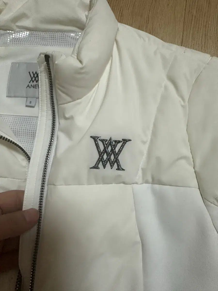 ANEW GOLF(アニューゴルフ) レディース 白 ダウンジャケット S - メルカリ