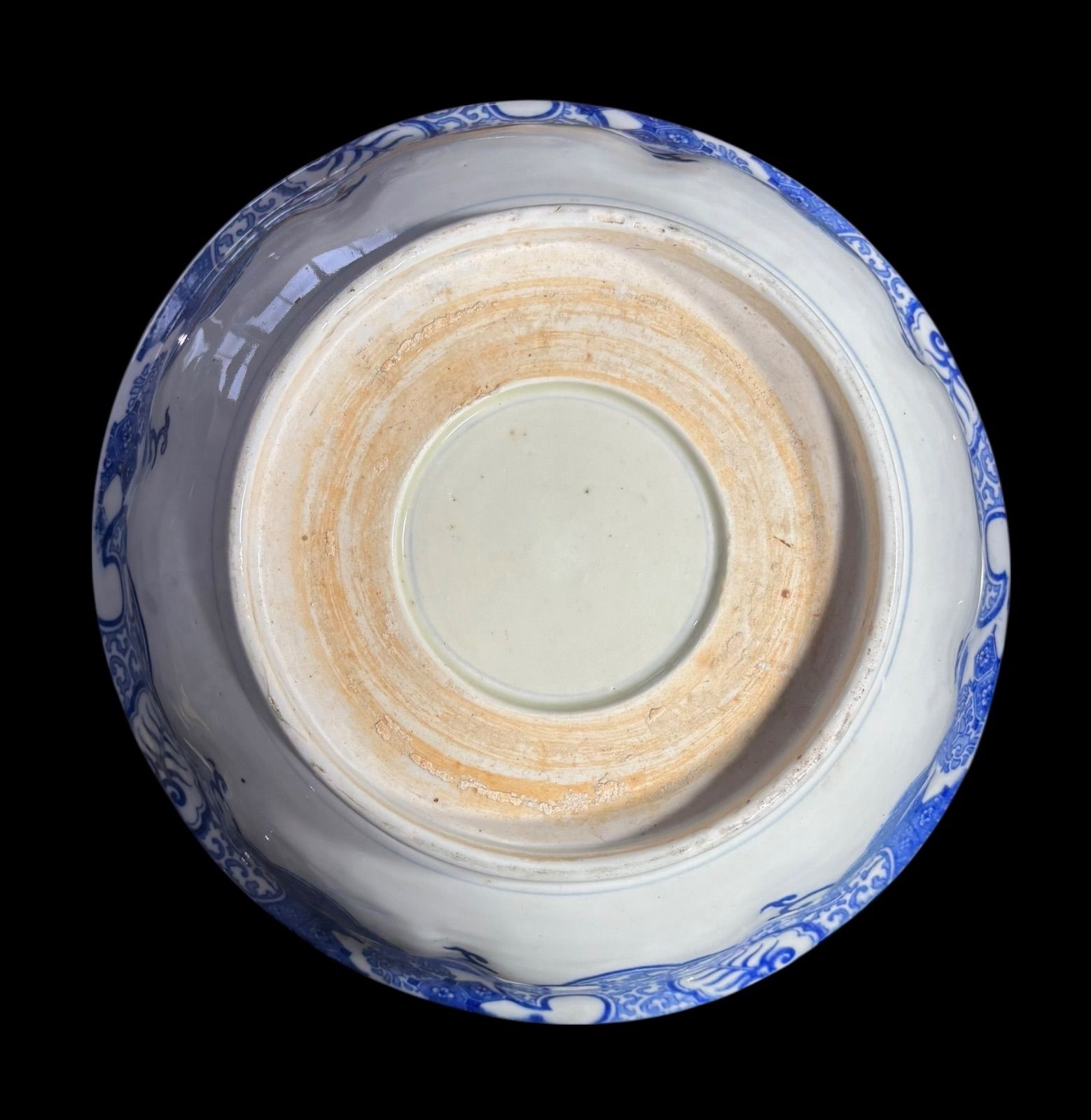 飾り皿　丸皿　魚草花染付　古伊万里　置物　インテリア　工芸品　美術品　A3077 飾り皿 丸皿 魚草花染付 古伊万里 置物 インテリア 工芸品 美術品