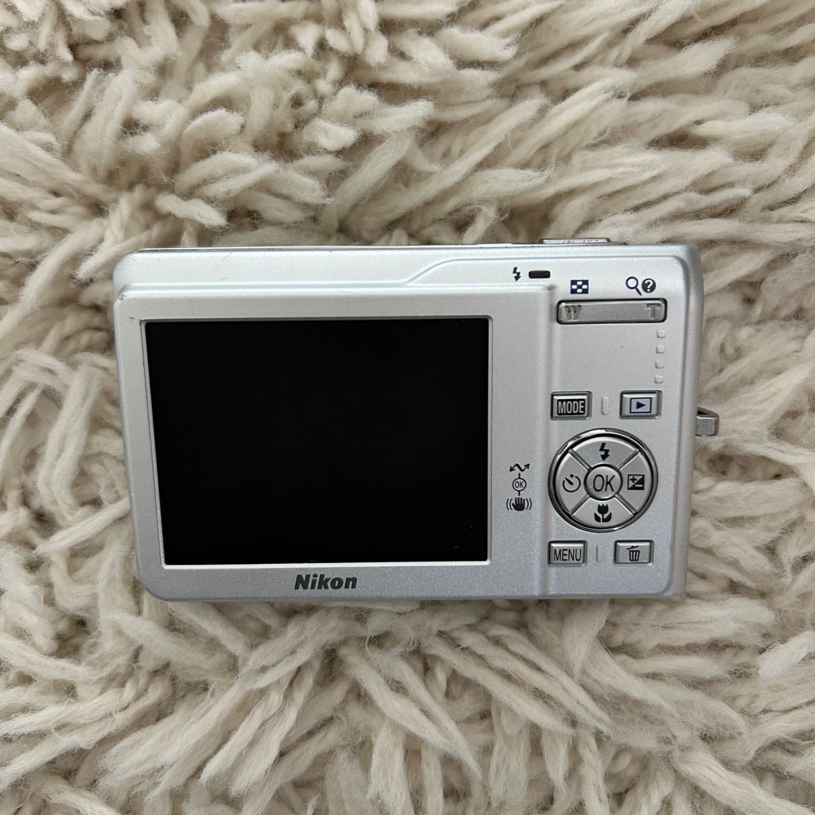 【✨平成レトロ✨】 Nikon COOLPIX S01 コンデジ シルバー ニコン COOLPIX S01(ｼﾙﾊﾞｰ)【1010万画素】 コンパクトデジタルカメラ
