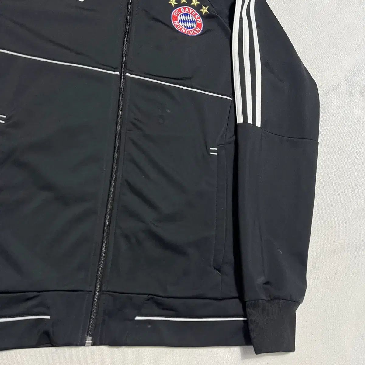 100 アディダス FCバイエルン・ミュンヘン トラックジャージ - メルカリ