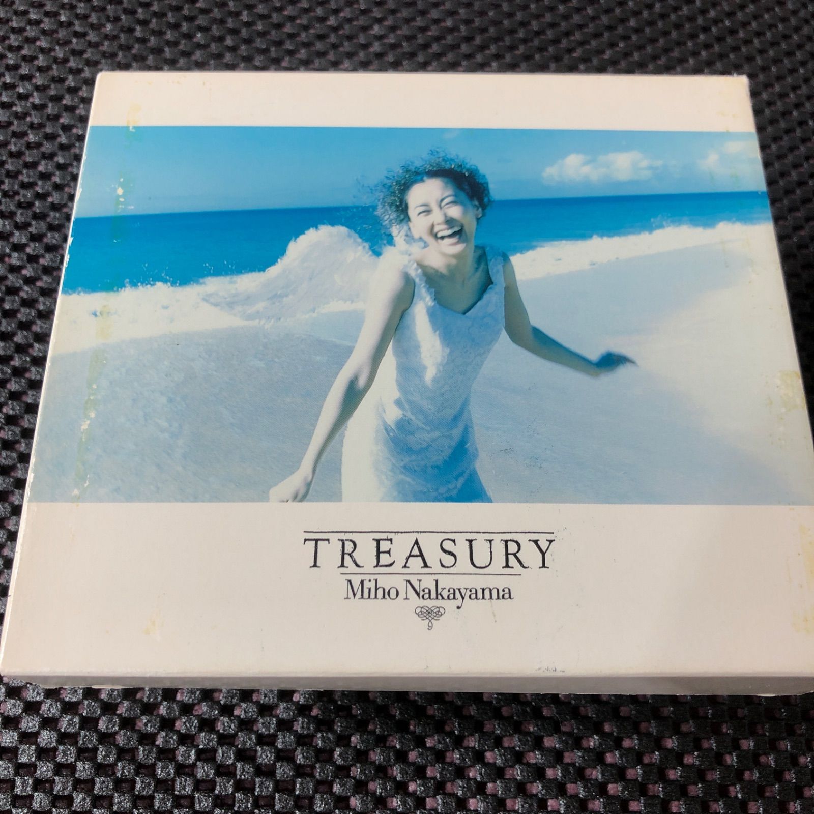 【美品】中山美穂/トレジュアリー【初回盤ブックレット付】 中山美穂ベストアルバム 『トレジュアリー』【初回限定盤 特殊