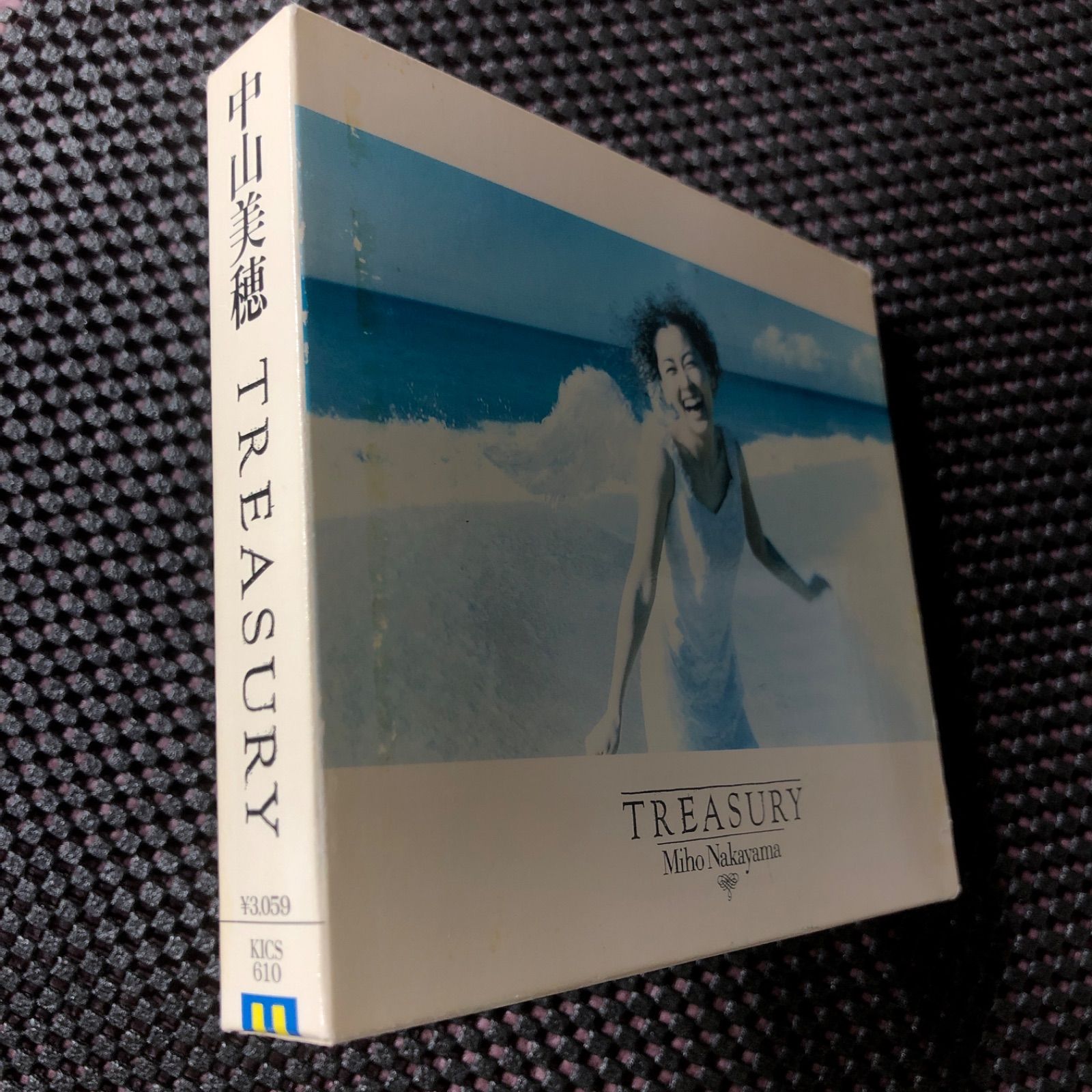 中山美穂ベストアルバム 『トレジュアリー』【初回限定盤 特殊