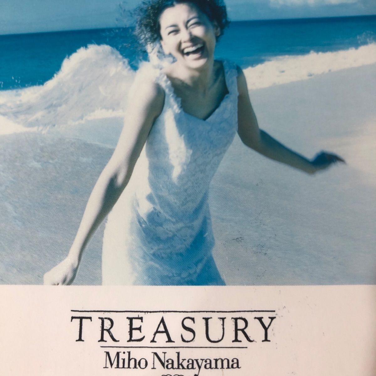 中山美穂ベストアルバム 『トレジュアリー』【初回限定盤 特殊