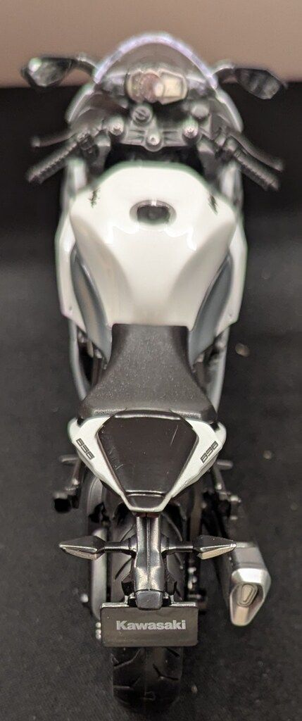 童友社 1/12 2023 Kawasaki Ninja ZX-6R グレー - メルカリ