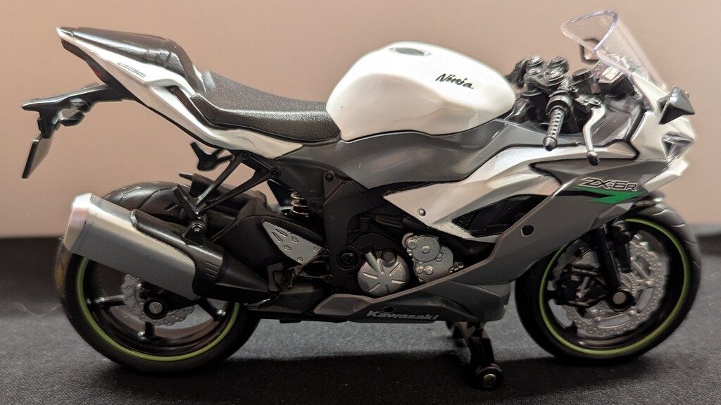 童友社 1/12 2023 Kawasaki Ninja ZX-6R グレー - メルカリ