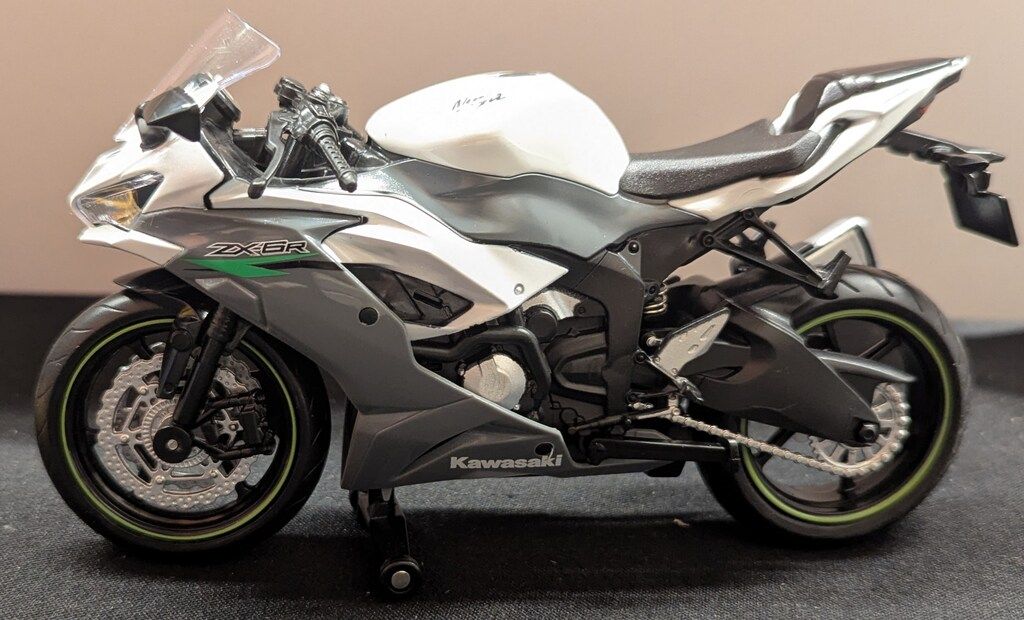 童友社 1/12 2023 Kawasaki Ninja ZX-6R グレー - メルカリ