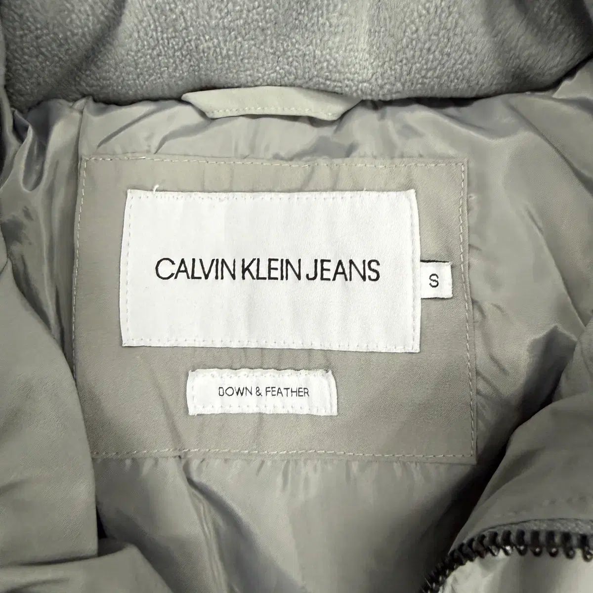 S)Calvin Klein カルバン・クライン ダウンジャケット(ライトグレー 