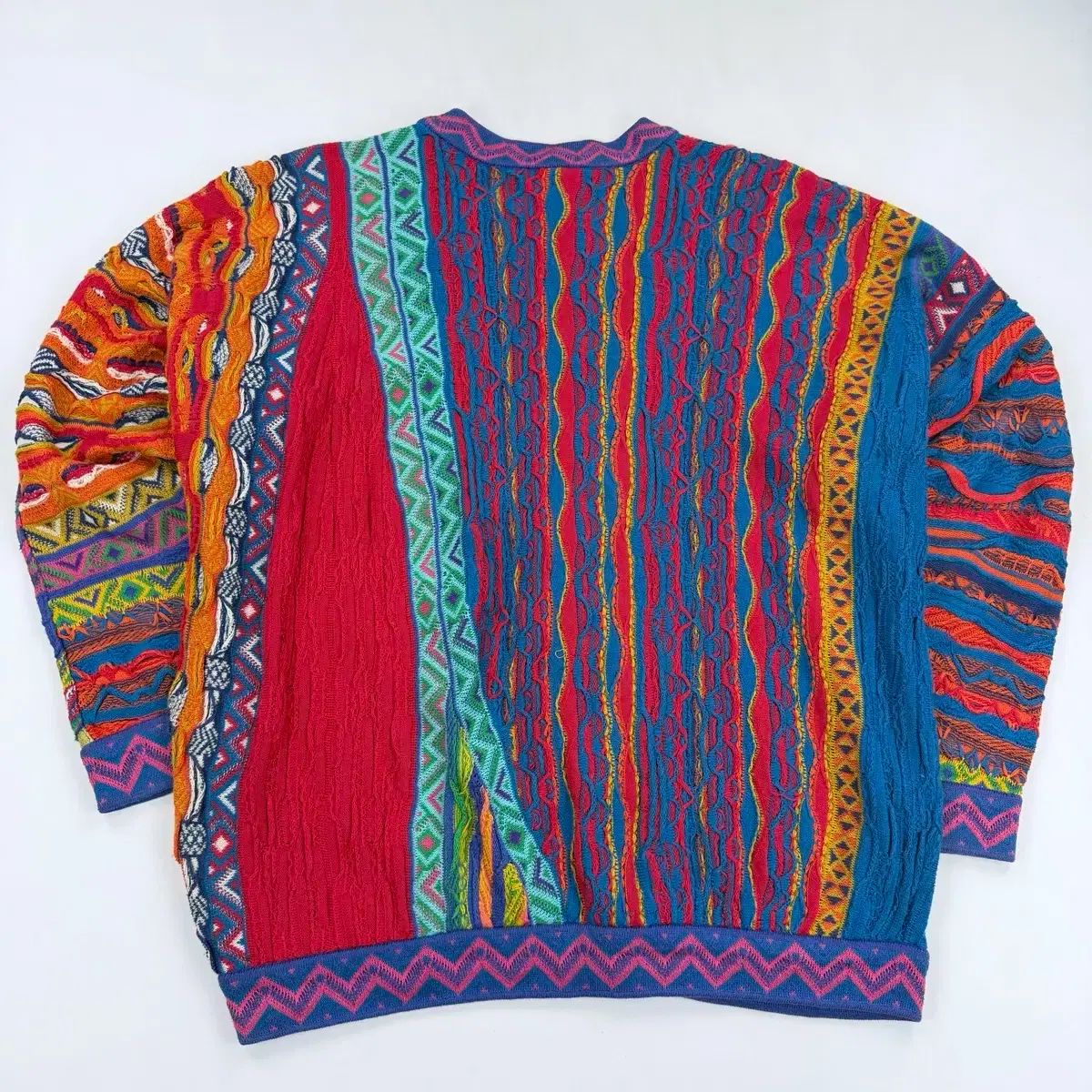 COGGI カラフル ケーブルニットセーター - メルカリ COGGI カラフル