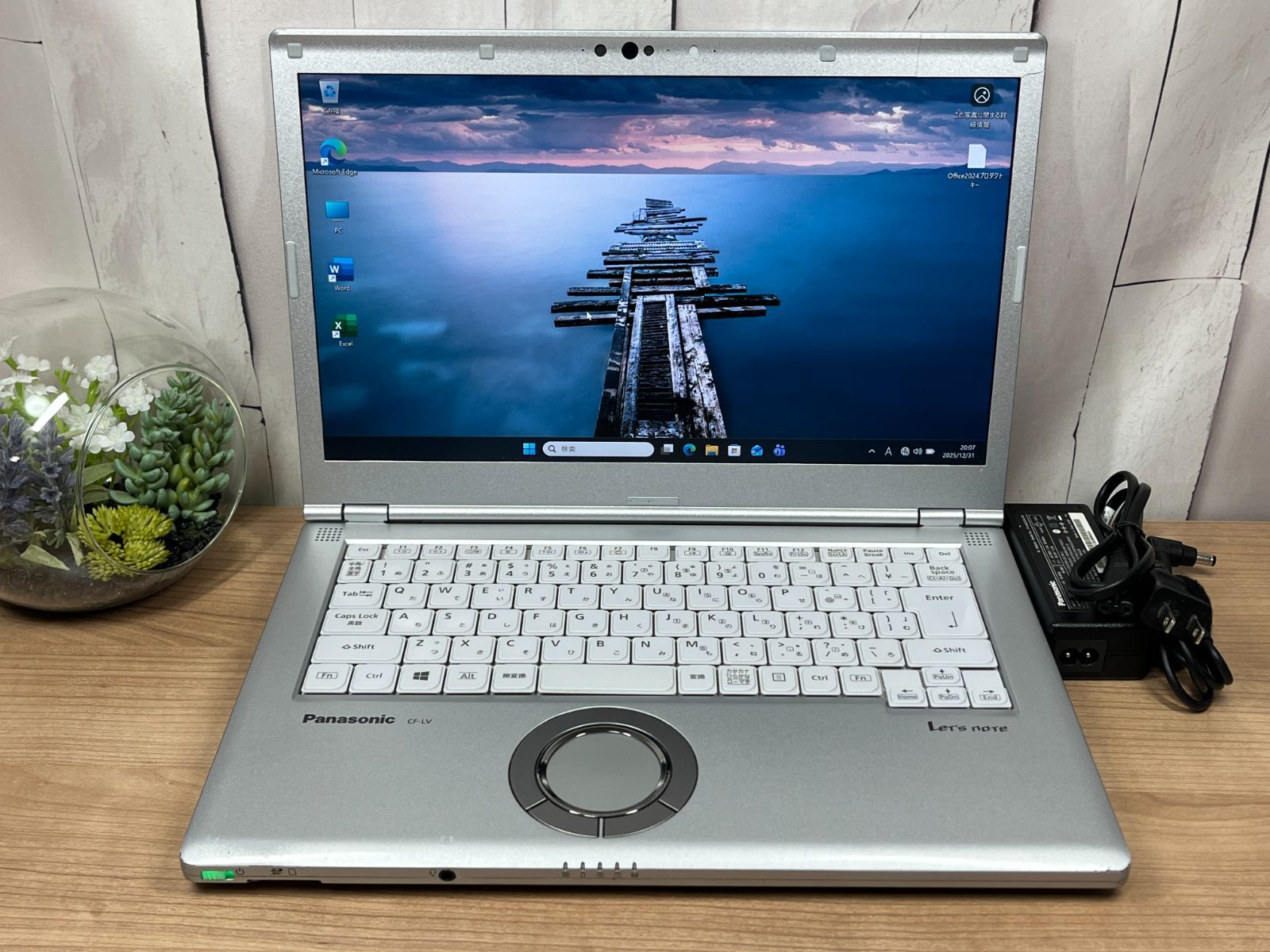 お買い得品＞1116 軽量 Panasonic レッツノート CF-LV9 16GB/SSD256 i5