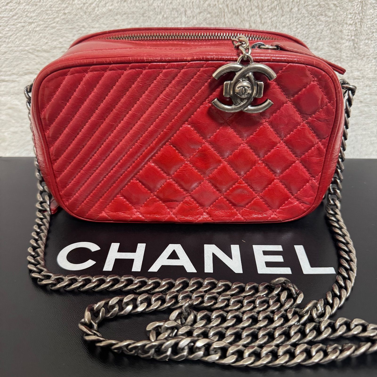 シャネル マトラッセ ココボーイ チェーン ショルダーバッグ カメラバッグ レッド ラムスキン レディース CHANEL 【中古】 美品】CHANEL シャネル ボーイシャネル チェーンショルダー マトラッセ