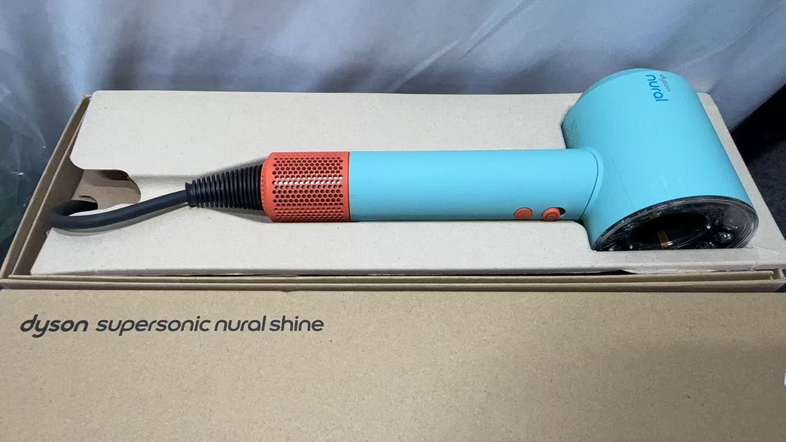 Dyson Supersonic Nural Shine ヘアドライヤー 731379