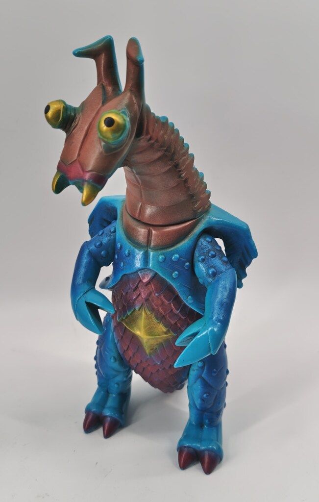 マーミット ワルギルガー 水色成型 茶 赤メタスプレー 1期